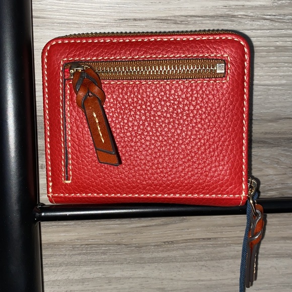 NWT- Dooney & Bourke Pebble Leather Small Zip Around Wallet, Red - Picture 2 of 5